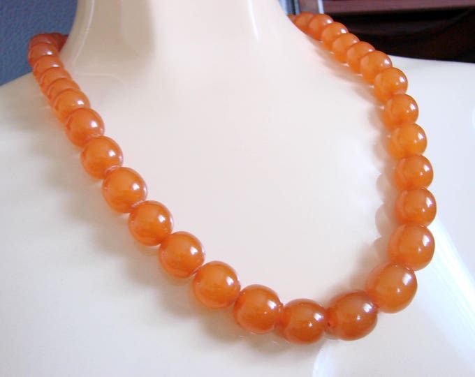 Vintage Pressed Baltic Natural Honey Amber Graduated Bead Necklace / 57 Grams / Jewelry / Jewellery