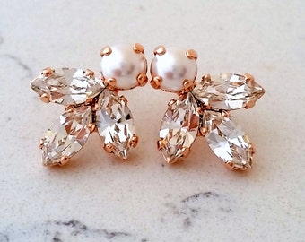 Rose gold Bridal earrings,Pearl crystal stud earrings,Bridesmaid gift,Petite pearl earrings,white Cluster earring,Vintage Bridal earrings