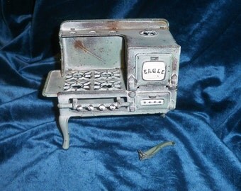 1930s ??? Vintage miniature cast iron Eagle stove Salesman Sample