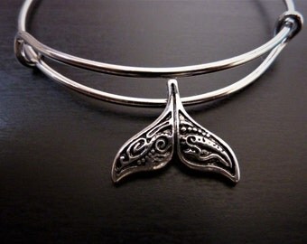 Maori Whale Tail Charm Bangle / Surfer Gift / Stacking Bangle / Whale Tail / Ocean Theme / Silver Bangle / Unisex Gift / Whale Jewellery