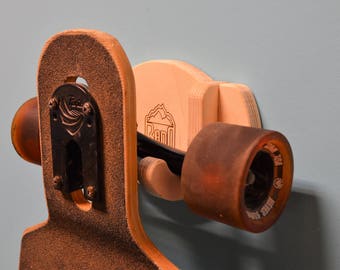 Single wall mount rack for skateboards and longboards