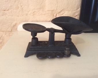 Minature Cast Iron Scale with 1 Weight