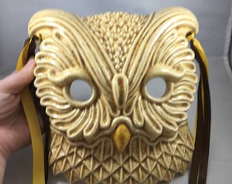 Vintage Romantic and Beautiful Elegant Owl Mask Wall Hanging