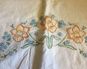 Vintage Embroidered Yellow Daffodils Pillowcase With Crocheted Yellow Edge