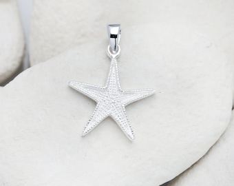 Sterling Silver patterned Starfish pendant. (FREE UK SHIPPING)