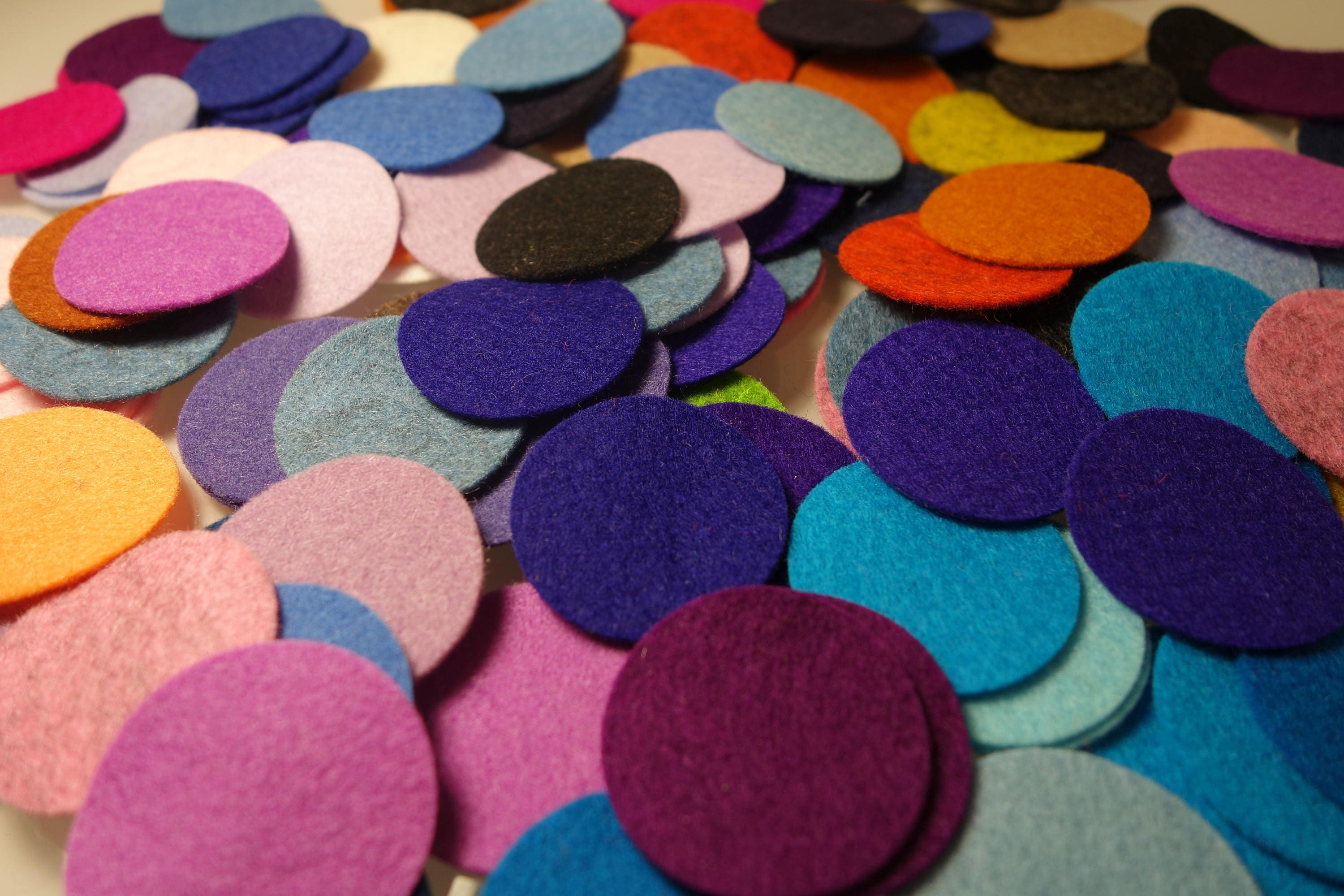 Wool Felt Circles, 100 Merino Wool, 0.4" 0.6" 09" 1.2" or 1.6", pure