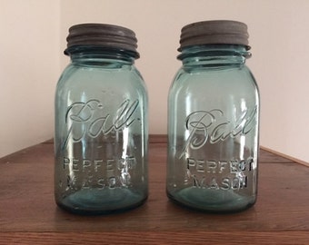 Set of 2 Vingate Blue Ball Mason Jars wtih Zinc Lids