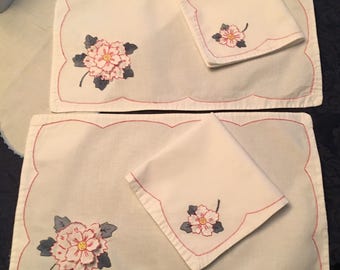 Set of 2 Vintage Linen Appliqued Placemats with matching napkins Embroidery