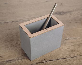 Minshape Pen Holder MPH1 / Minimalist, scandinavian, modern concrete pen holder with copper frame