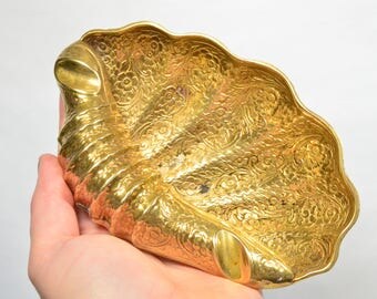 Decorative brass shell - Large I Golden main image 1