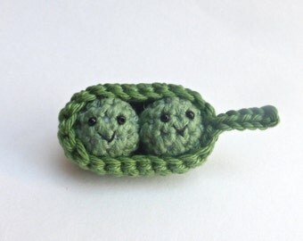 two peas in a pod crochet amigurumi, valentine, twins, mothers day