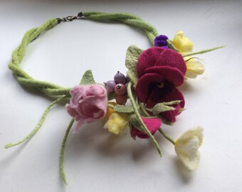 Romantic handmade flowers necklace - flowers necklace - felt necklace- floral accessories - handmade - wool necklace - OOAK necklace