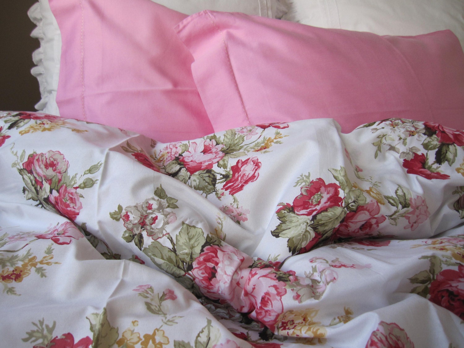 shabby chic bedding red green pink roses floral by nurdanceyiz shabby chic bedding red green pink roses floral by nurdanceyiz