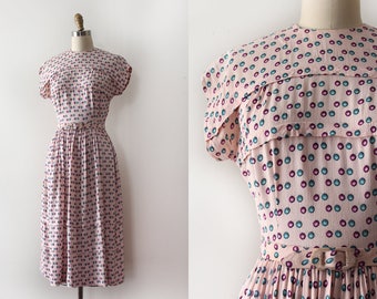 vintage 1940s novelty dress // 40s pink dress with belt