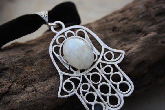 MOONSTONE HAMSA CHOKER -Chakra Necklace- Hand of Fathima- Statement Necklace- Choker- Christmas- Gift- Spiritual- Crystal- Chakra jewellery