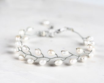 693_Silver pearl bracelet, Natural white pearl bracelet, Bridal freshwater pearls bracelet, Ivory pearls silver bracelet, Wedding jewelry