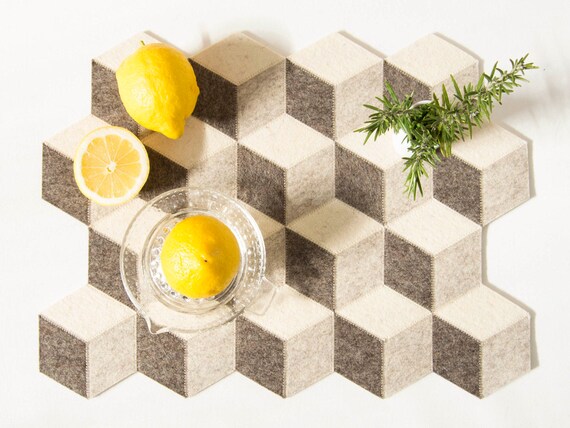 Light grey felt placemats / wool felt placemats / geometric placemats / wool felt / handmade / nordic design / modern home accessories