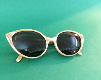 VINTAGE Cat's SUNGLASSES Carita - never worn, from old optical stock, new lenses 50's style