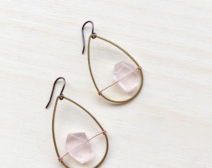 Rose Quartz Tear Drop Earrings / Pink Stone Earrings / Tear Drop Stone Earring / Dangle Earrings / Rose Quartz Dangle Earrings