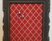 Babillard aimanté recouvert tissu lattice or rouge mémos organisation mémo photos décor mural tableau d'affichage à aimants bureau
