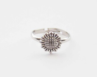 Sunflower Ring, Silver Flower Ring, Sunflower Jewelry, BFF Gifts, Dainty Silver Ring, Sunflowers, Confirmation Gift, First Communion Gift