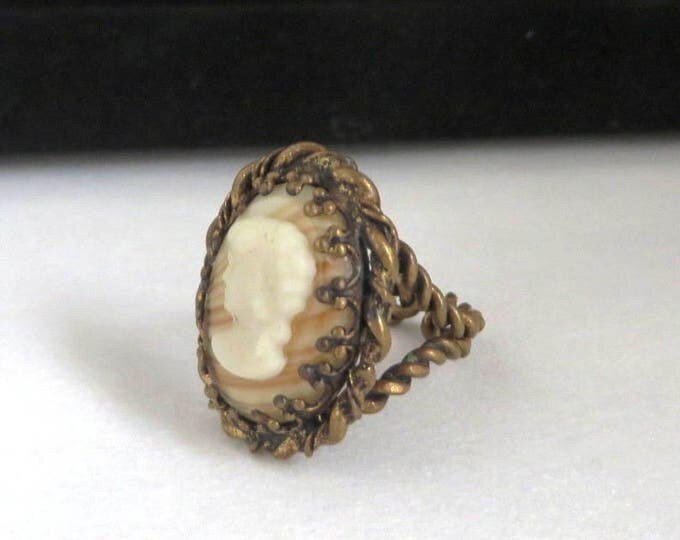 Vintage Brass Tone Adjustable Cameo Ring
