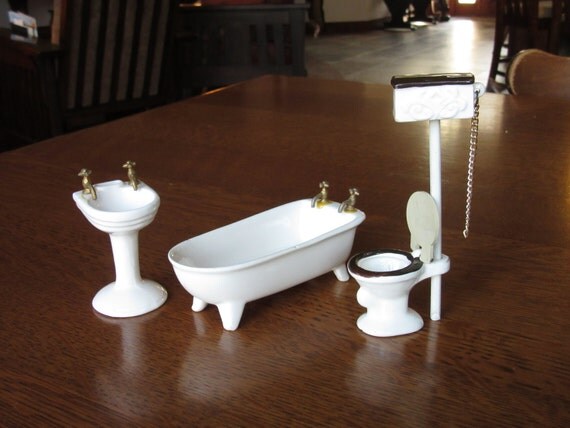 Vintage Dollhouse Porcelain Bathroom Set White Ceramic 