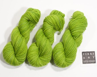 DK Mini Skein 25g | Hand Dyed Yarn | 100% Non Superwash Wool | Light Green | Yellow Green | Stranded Knitting | Color Work | Semi Solid Yarn