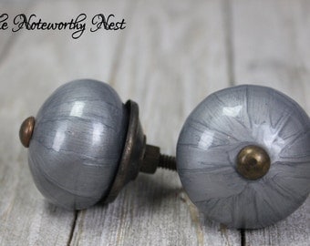 Custom Quantity Knobs / Pulls / Dresser Knobs / Cabinet Knobs / Unique Knobs / Silver knobs / Grey Knobs / Modern Knobs / Bedroom Knobs