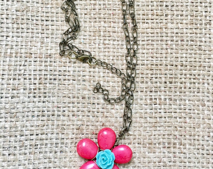 Pink Flower Necklace, Howlite Necklace, Flower Necklace, Bronze Necklace, Pink Flower Jewelry, Stone Necklace, Faux Stone Necklace