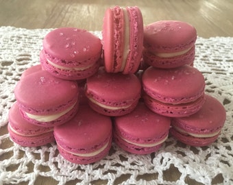 Basic Macaron with your choice of color and filling