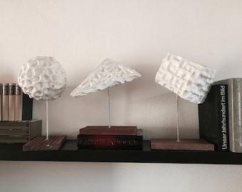 Who of a socle, white pedestal sculptures, reliefs, white reliefs
