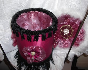 Gorgeous Lavish Vintage Style Tin in rose and black