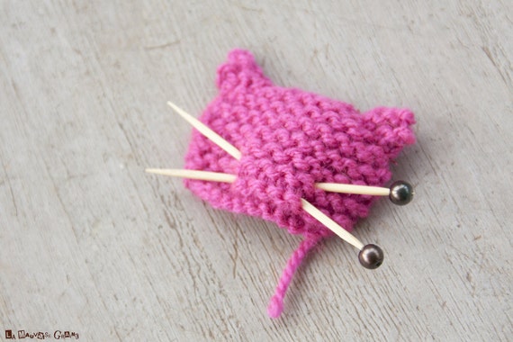 Items Similar To Pussypin Pink Pussycat Brooch Knited Cat Head Pin 1272