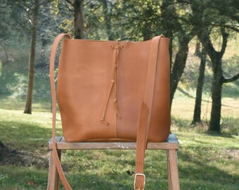 Rustica Leather Shoulder Bag // Handmade leather purse // Women's Leather bag