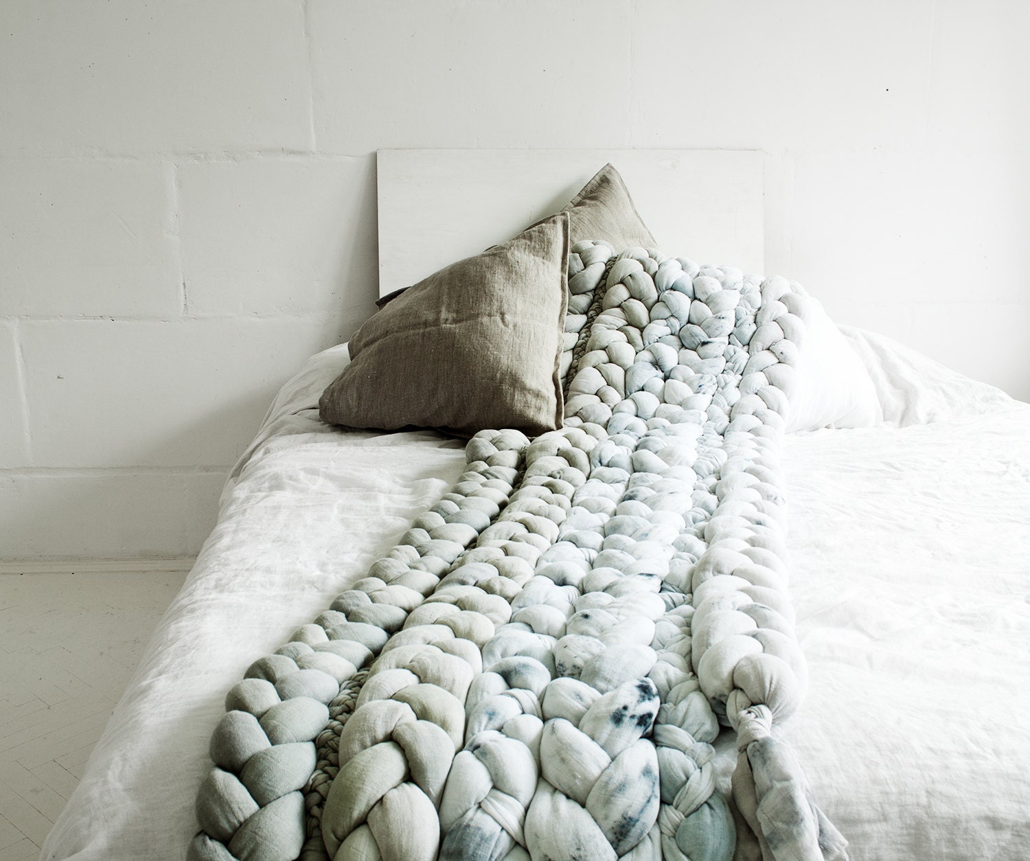Plaited Bed Runner / Grey and Green / Unique Bedspread / Hand