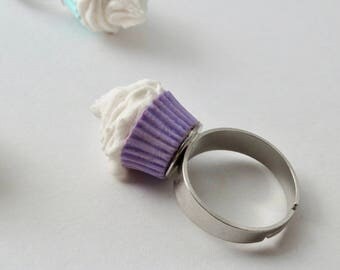 Kawaii Cupcake Ring in pastellilac