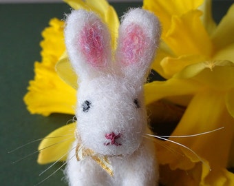 Tree Ornament, Needle Felt Animal, Hanging Ornament, Tree Decoration, White Rabbit, Bunny Ornament, Rabbit Decor, Ornaments, Needle Felting