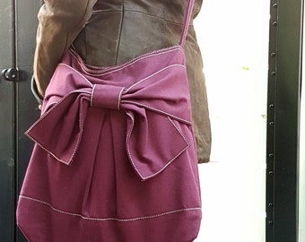 Redridingbow: Everyday Bag, Messenger Crossbody Bag, Shoulder Bag, Diaper Bag, School Bag, Travel Bag,Shopping Bag -Pretty Bow in Maroon