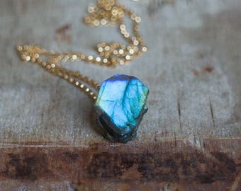 Raw Labradorite Necklace in Silver or Gold, Raw Crystal Jewelry, Rough Labradorite Jewellery, Rough Gemstone Necklace, Raw Stone Jewellery