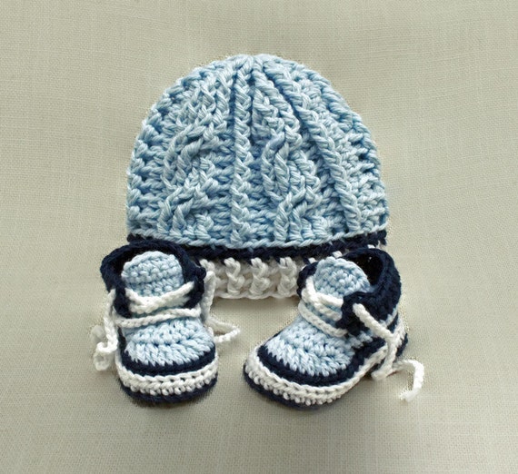 Crochet Baby Hat Pattern and Baby Booties by HandHeartandSole