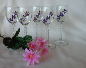 Hand painted wine glasses with tiny purple flowers and green leaves/(4)Mother's day gifts//bridal shower//Christmas gifts//gifts for her