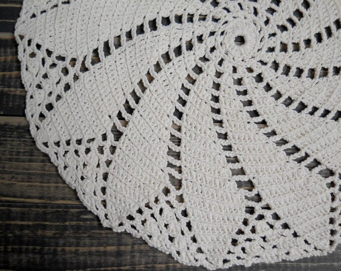 White cotton doily, crochet lace doily, set of 6, crocheted decoration, crochet table decor, decorative crochet, crochet ornaments, lacey