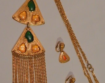 Crown Trifari Poured Glass Gripoix Runway Necklace and Earrings
