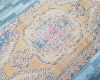 4'6" x 7'3" Oversized center medallion,Vintage Turkish Oushak RUG,Low Pile-Beige color rug,Turkish Carpet,Office Rug,Vintage Turkish Rug