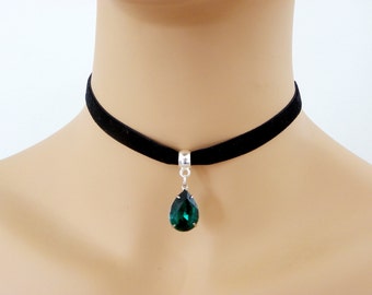 Black velvet choker, Emerald 10mm BLACK Velvet Ribbon Choker, Green Daily Choker, Trendy Stylish Choker, crystal Pendent Velvet choker Gift