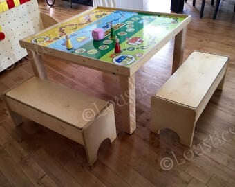 Wooden bench for kids with space for storage, perfect for the playroom but nice enough for your living room!