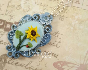 Cameo necklace with sunflower