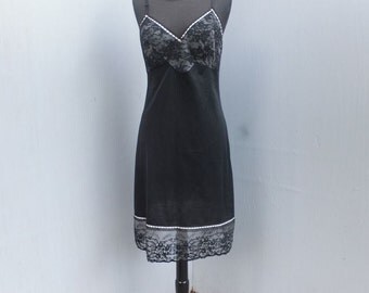 Vintage 50s Slip, Van Raalte Black w/White Ttim Lace Wiggle Slip, Unterkleid, Petticoat, size 34