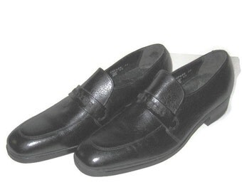 1980s Shoes Mens Shoes Black Loafers Florsheim Black Leather Slip On Shoes 80s Black Dress Shoes Mens Dress Shoes Mens Black Loafers